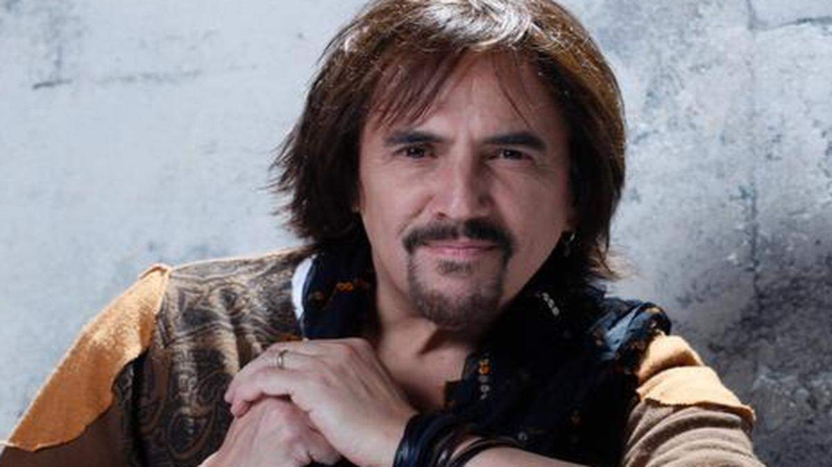 
‘Sufrir por amor es un camino que vale la pena, y me ha hecho escribir muchísimas canciones’, dijo el cantautor argentino.
