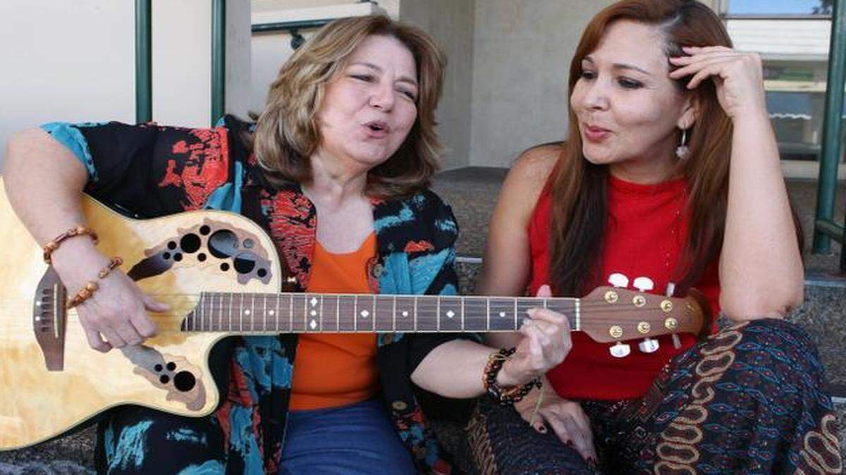 
Marisela Verena y Saavedra en Coral Gables. La cubana y la colombiana se unen a Gema Corredera y Donato Poveda en el Teatro Manuel Artime.
