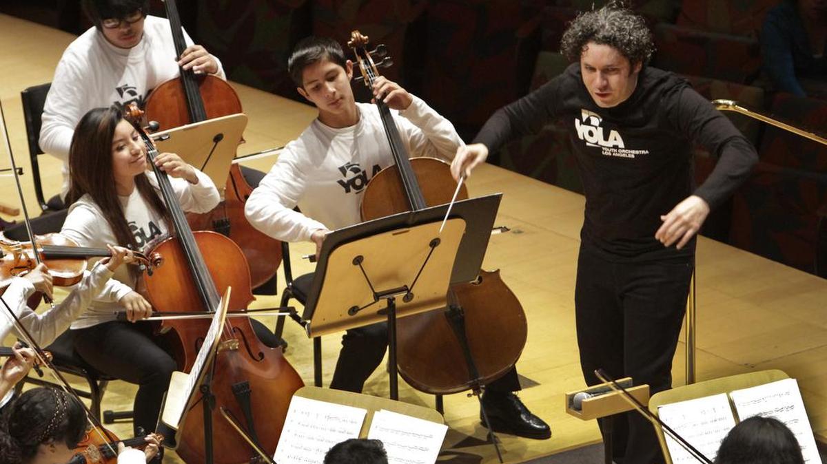 El director venezolano Gustavo Dudamel durante una práctica de la orquesta juvenil de Los Ángeles, el 10 de mayo del 2014.