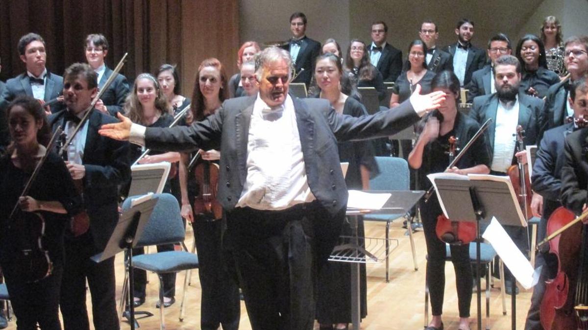 
La labor de la joven orquesta y su director esa noche fue de lujo.
