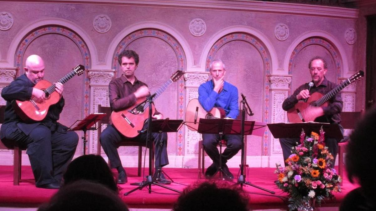 Scott Tennant, Matthew Greiff, John Dearman y William Kanengiser, los integrantes del LAGQ ofrecieron un maravilloso concierto, salpicado de amenos comentarios.