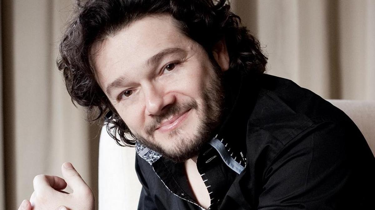 El tenor Arturo Chacón-Cruz deleitó al público con un variado repertorio.