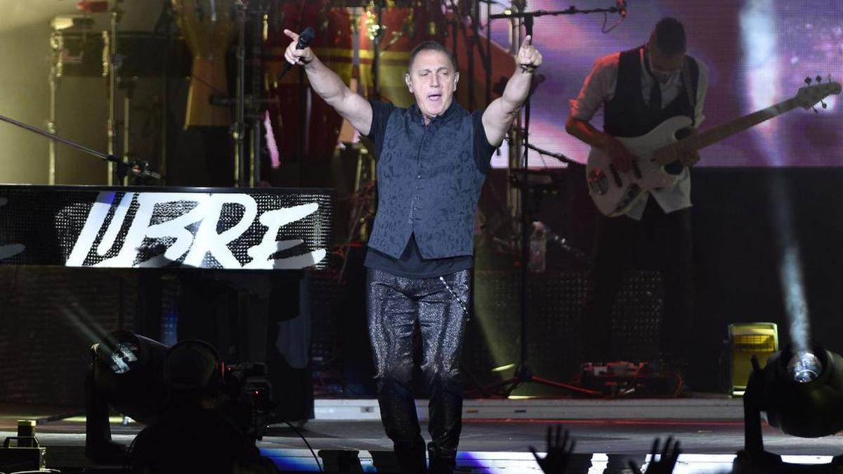 El cantante y compositor venezolano Franco de Vita se presenta en concierto el sábado 18 de marzo de 2017, en American Airlines Arena en Miami (EEUU).