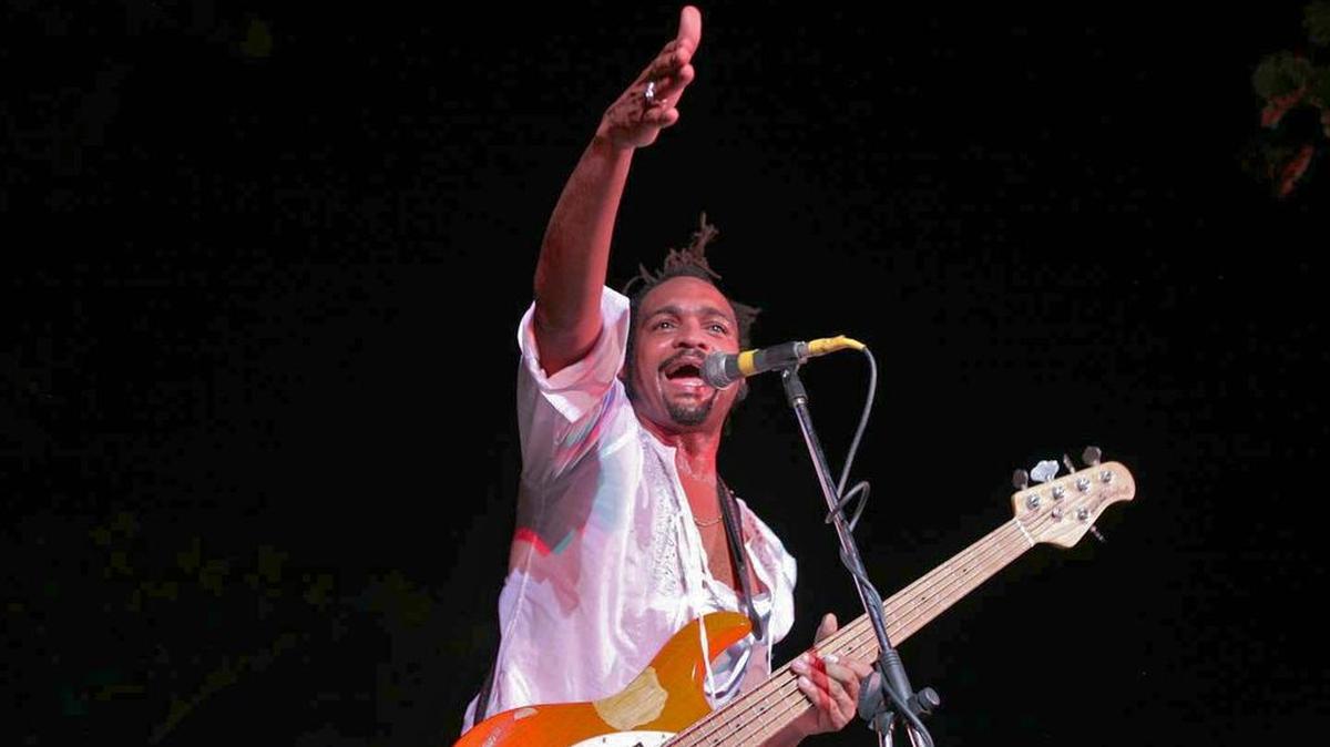 Fotografía facilitada por el festival Cubania, del artista cubano Descember Bueno, ganador de tres Grammy Latinos, un Goya por la BSO de "Habana Blues" y más de 1,600 millones de reproducciones en Youtube de "Bailando", cantado por Enrique Iglesias, que ha exigido respeto para el reguetón en una entrevista concedida a la Agencia EFE.