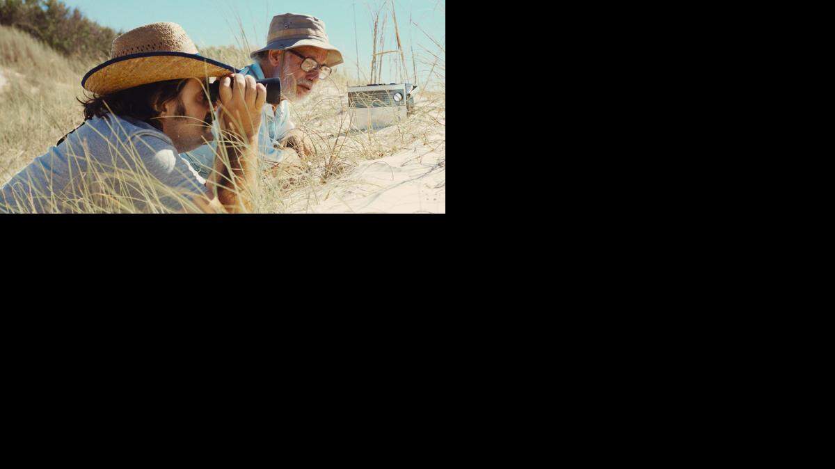 
Néstor Guzzini y Héctor Noguera en el filme uruguayo ‘Mr. Kaplan’, dirigido por Álvaro Brechner y que inaugura el Festival de Cine Judío de Miami.
