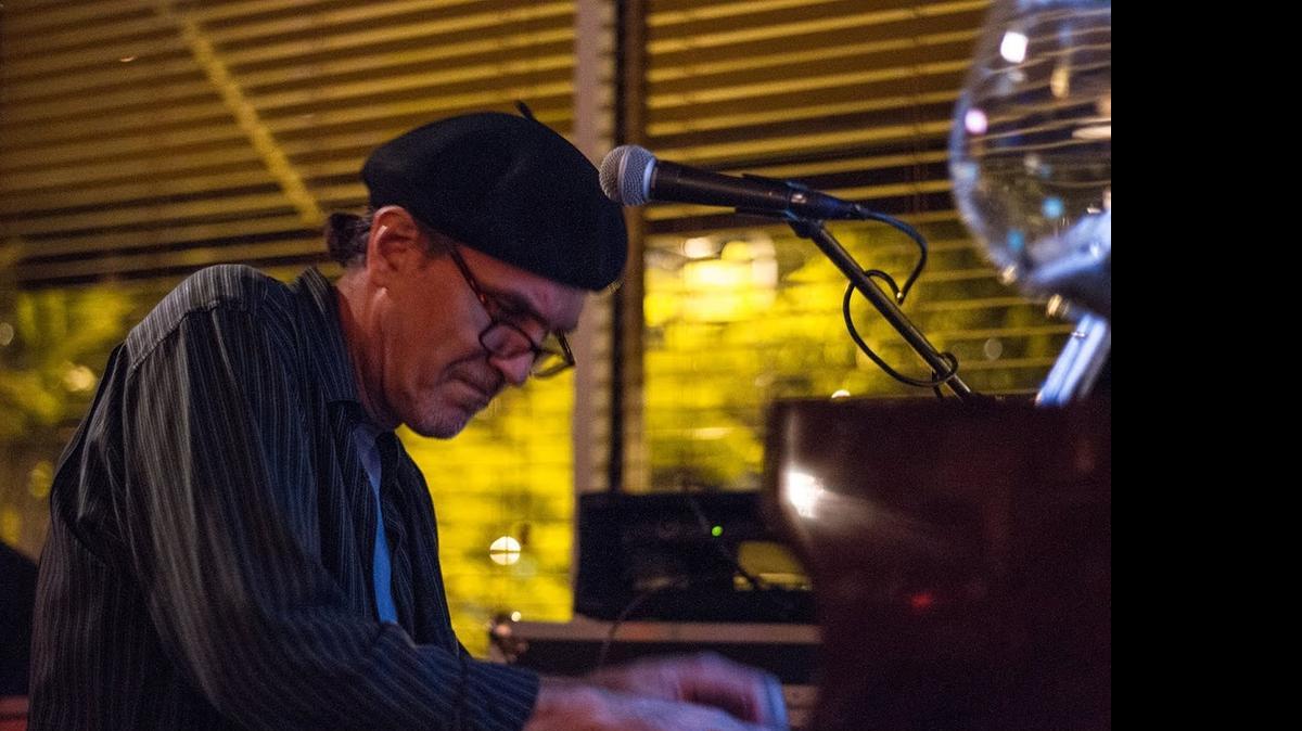 
Live at Soyka
