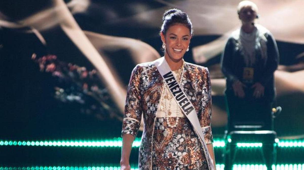 Fotografía cedida por la Organización Miss Universo, donde aparece la candidata de Venezuela, Keysi Sayago, durante un ensayo el jueves 23 de noviembre de 2017, en el The AXIS at Planet Hollywood de Las Vegas.