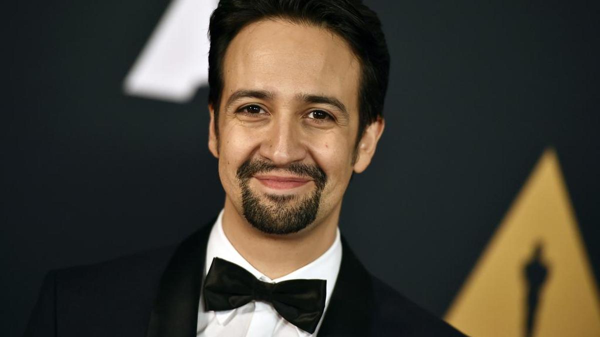 “Era una energía tan increíble”, dijo Lin-Manuel Miranda cuando conoció a Walter Mercado en enero pasado. Foto archivo de 2016.