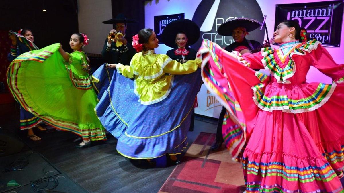 La revista musical ‘Cinco de Mayo… Celebration!’ incluye sones veracruzanos y temas inspirados en la Revolución Mexicana interpretados por el conjunto folclórico El Ameyal y el Mariachi Águila Real.