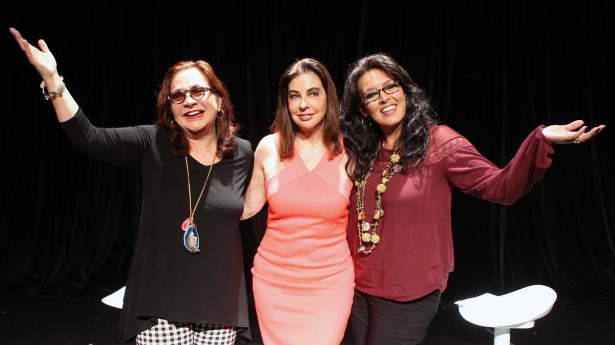 Las actrices Elba Escobar, Mimi Lazo y la escritora María Elena Lavaud comparten sus experiencias sobres los cambios en el espectáculo ‘Pa’ tras ni pa’ coger impulso’.