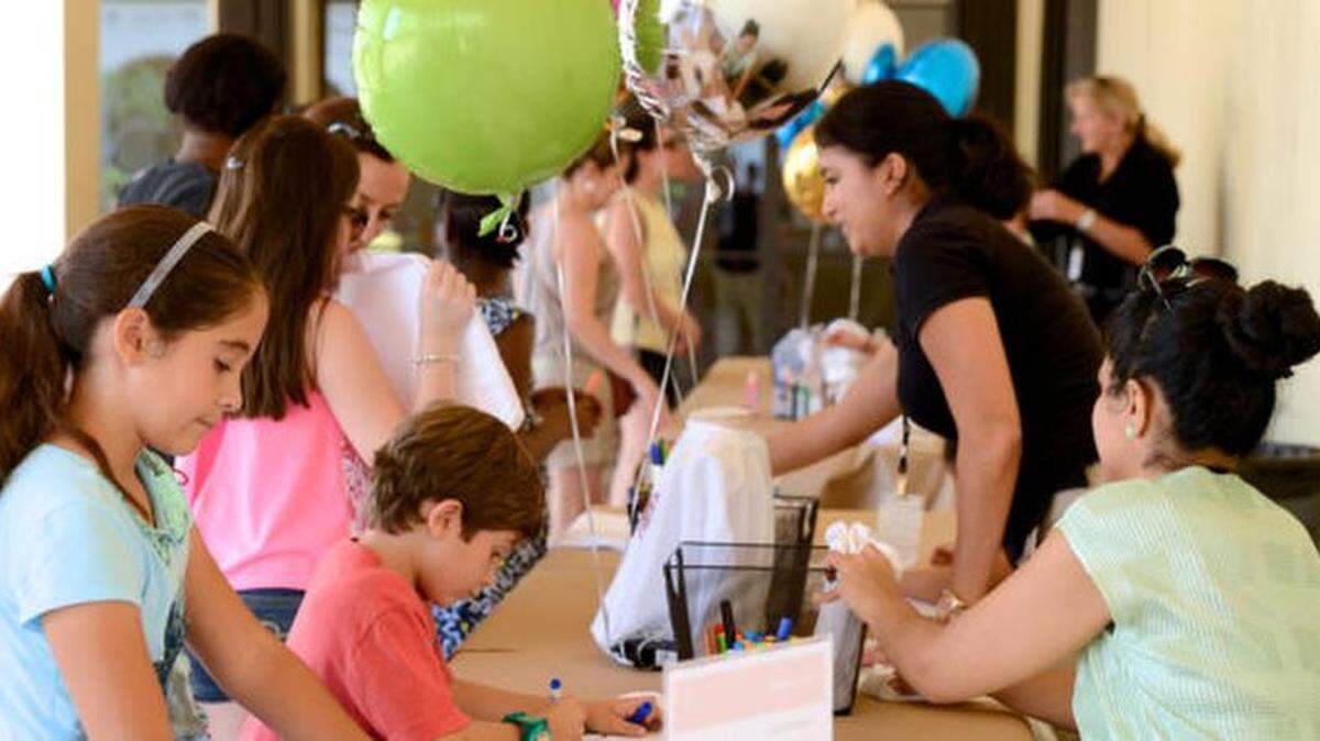 El History Miami Museum (HMM) ofrece todos los sábados un evento para educar y entretener a los más pequeños. Un instructor del museo, ofrece la lectura de un relato.
