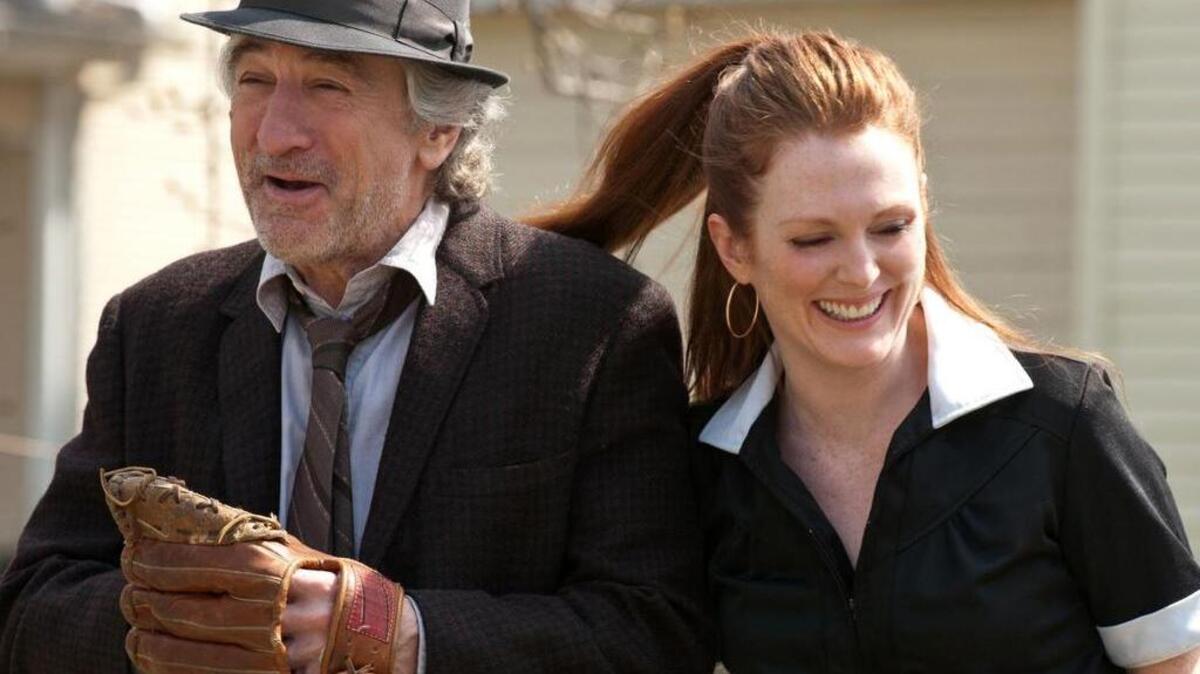Robert de Niro y Julianne Moore en una escena de la película “Being Flynn” (2012).