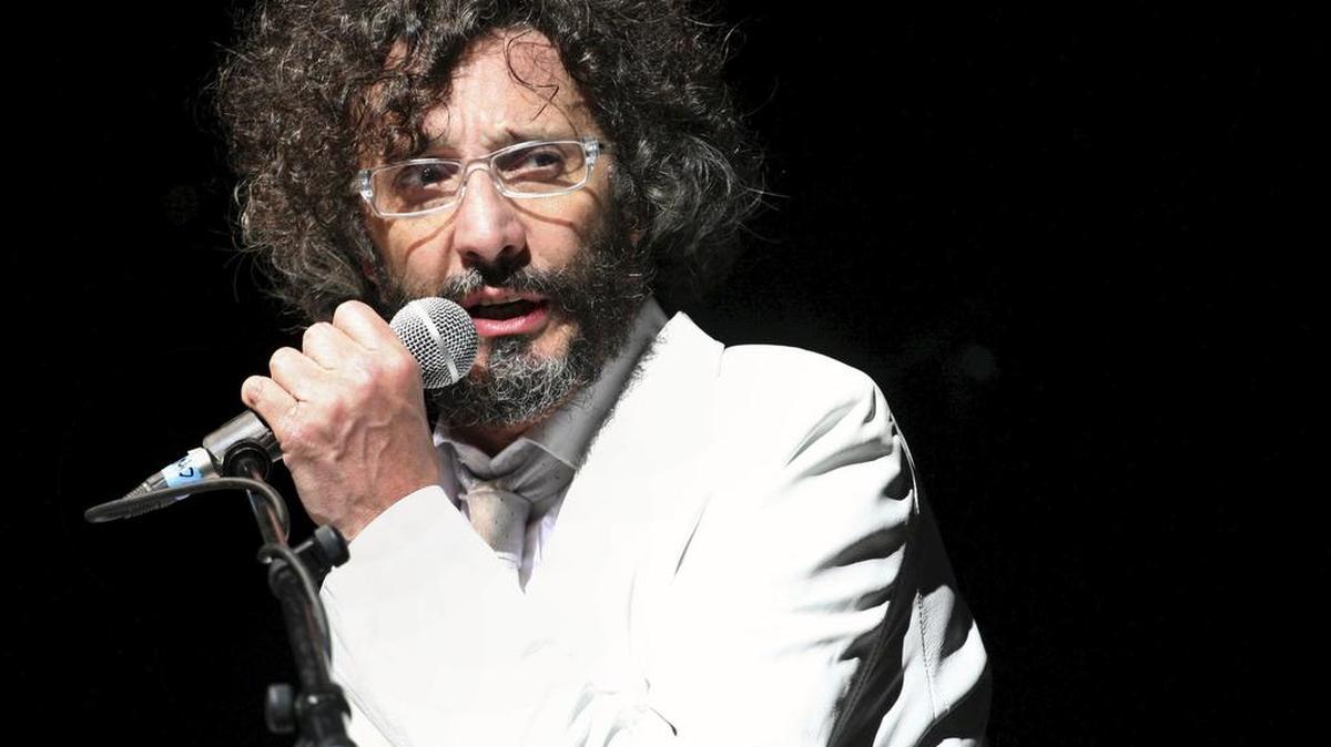 El cantante argentino Fito Páez durante un concierto en Huesca, España, en julio del 2010, en la tercera jornada del Festival Pirineos-Sur.