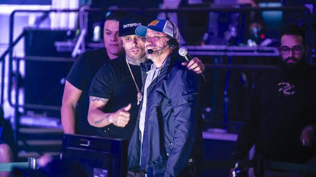 Nicky Jam habla con Tony Mojena.