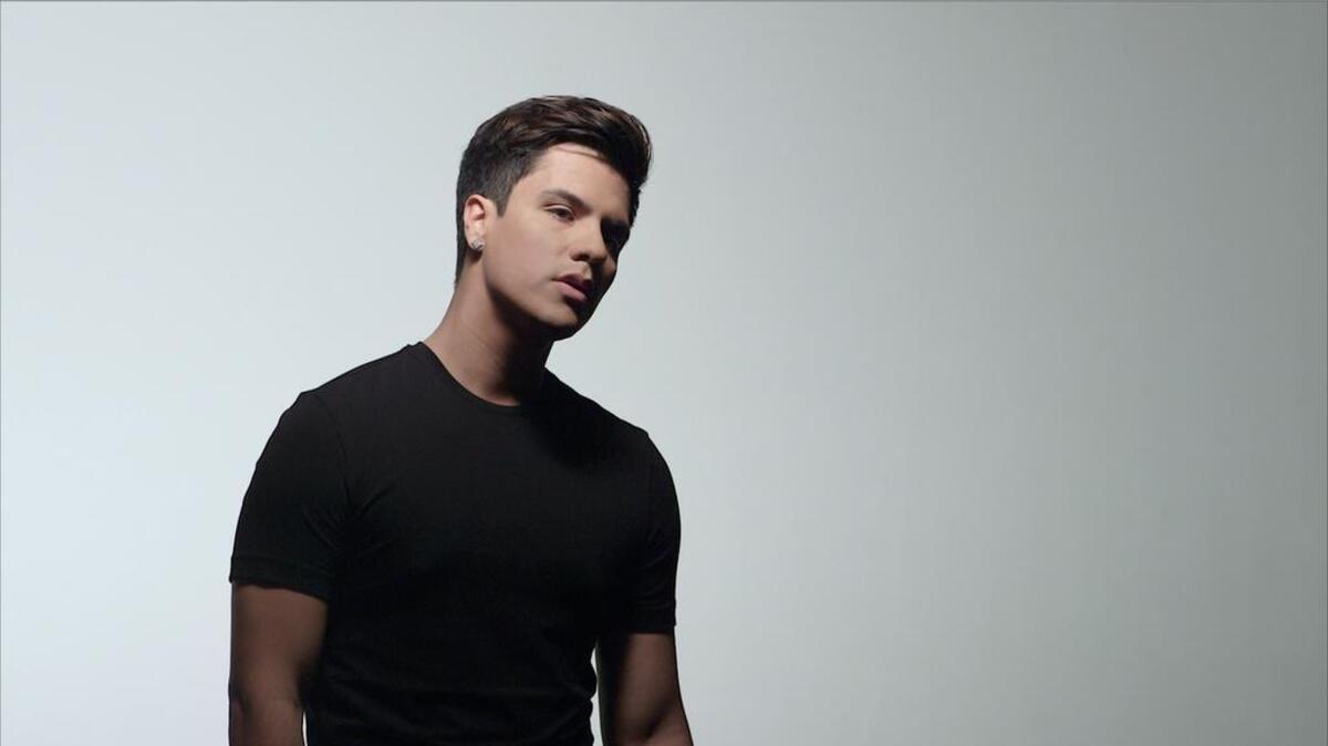 Luis Alberto Aguilera debutó como cantante con la canción “Incertidumbre”, la cual se convirtió de inmediato en un fenómeno en las redes sociales.