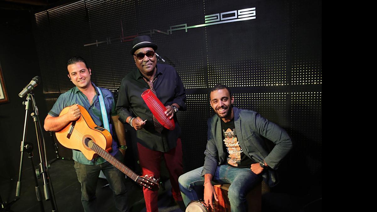 
Luis Bofill (centro) con Los Magníficos Javier Barroso (izq.) y Dayron Echevarría.
