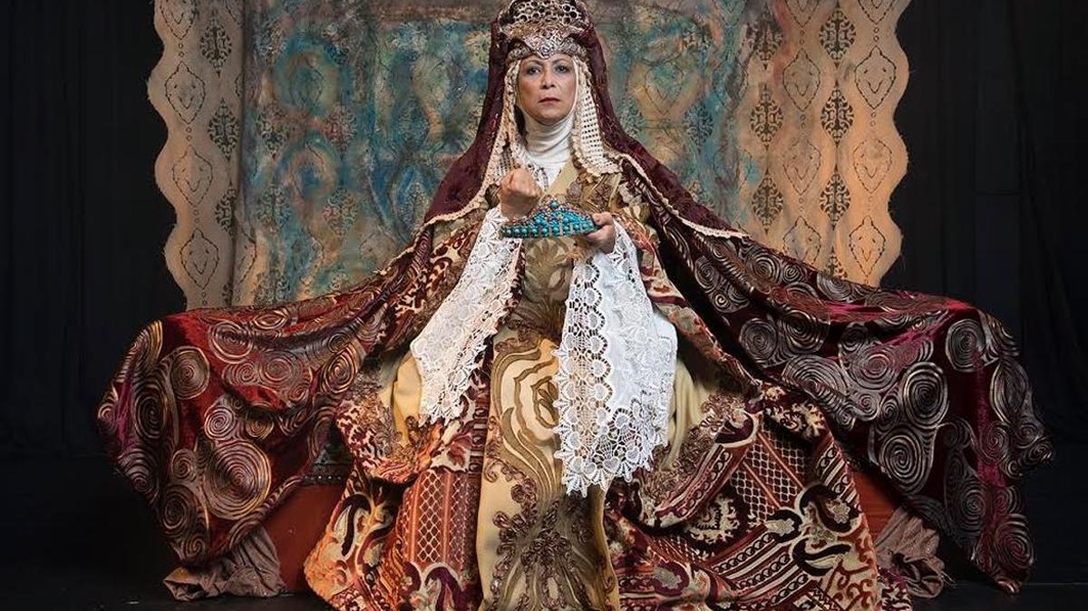 Para Vivian Acosta, el reto mayor de interpretar a Juana I de Castilla fue desentrañar sus sentimientos y competir con el vestuario y la escenografía.