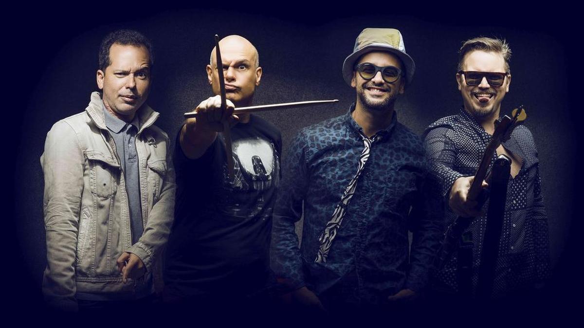 
Los Amigos Invisibles.
