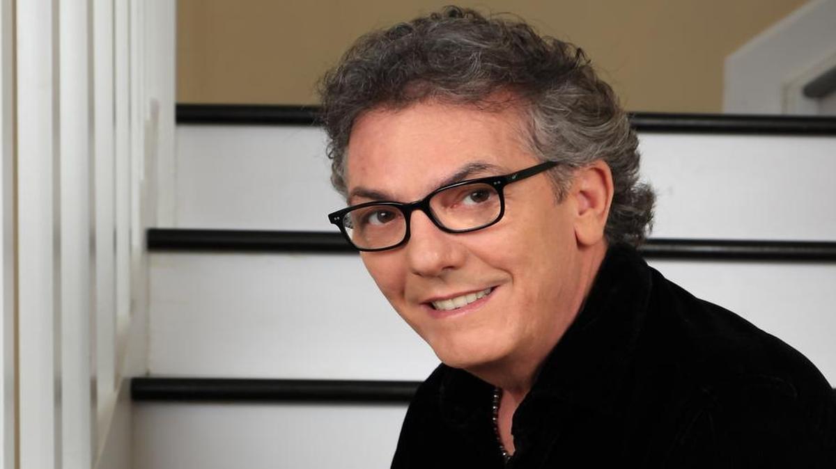 
‘Soy más poeta, trovador y loco que galán’, afirma el músico venezolano.
