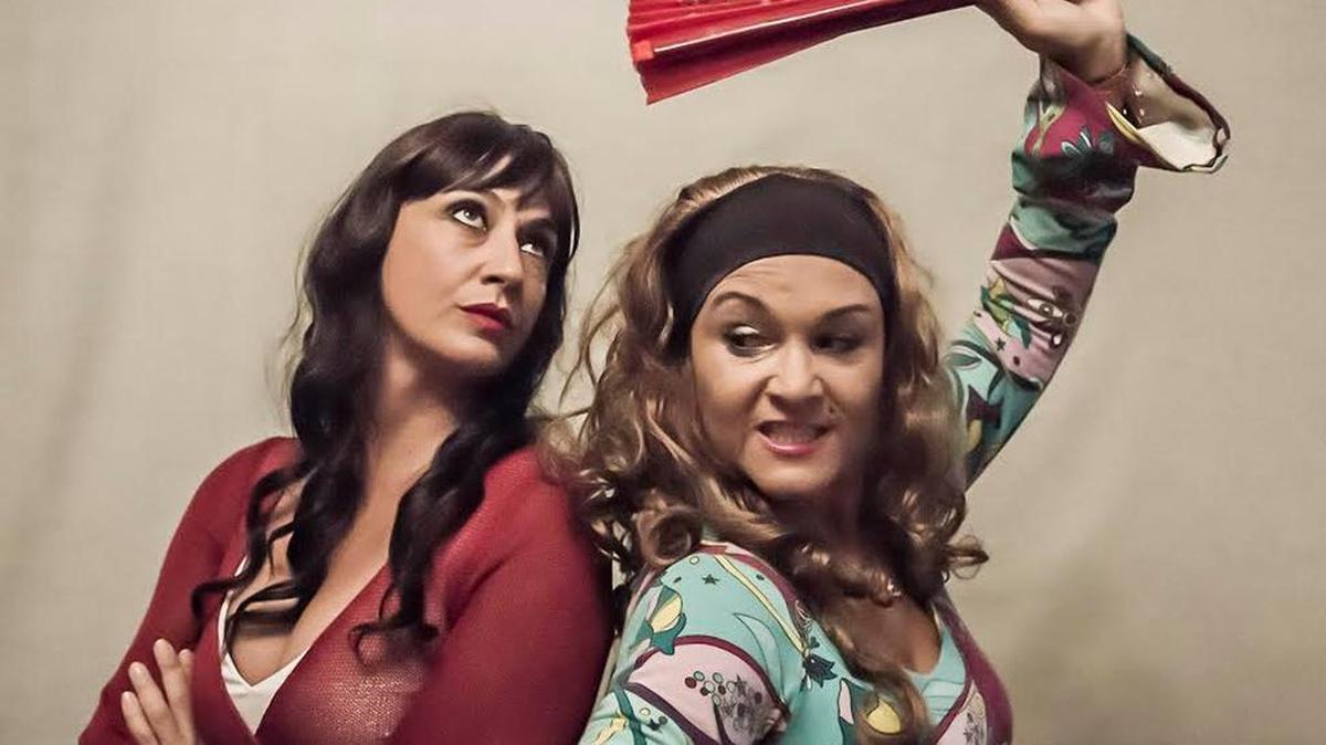 
‘El reencuentro’, con Silvia de Esteban y Noris Joffre, describe la reunión de dos amigas tras 11 años sin verse. 
