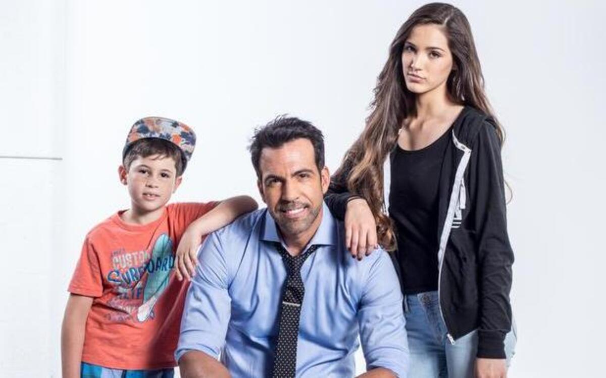 Felipe Viel con dos de sus hijos.