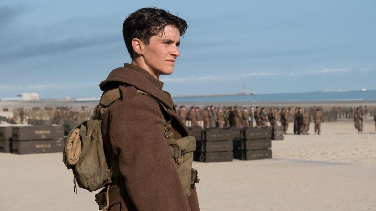 Fionn Whitehead en una escena de ‘Dunkirk’ (2017), dirigida por Christopher Nolan.