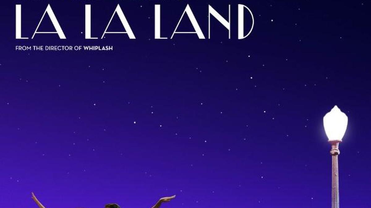 ‘La La Land’, con siete nominaciones a los Globos de Oro, está imbuido de la nostalgia del musical clásico hollywoodense.
