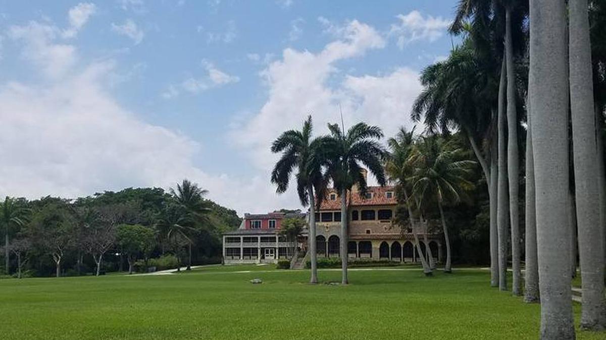 El histórico Deering Estate, con su impresionante mansión y sus terrenos plenos de vegetación.