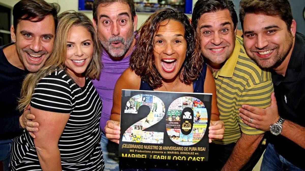 Elenco de la comedia bilingüe ‘Will Make You All Just Laugh’. Desde la izquierda: Javier Checa, Vanessa Pineda, Luis Rivas, Maribel González, Jorge Mirabal y Danny González.