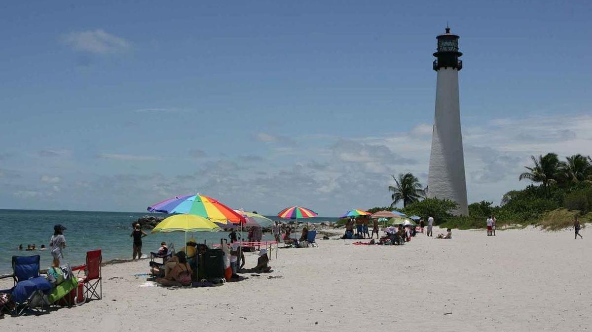 El parque estatal Bill Baggs Cape Florida, en Key Biscayne, te dará la oportunidad no solo de pasar un buen rato, sino también de conocer la estructura más antigua del condado de Miami-Dade, un histórico faro construido en 1825.