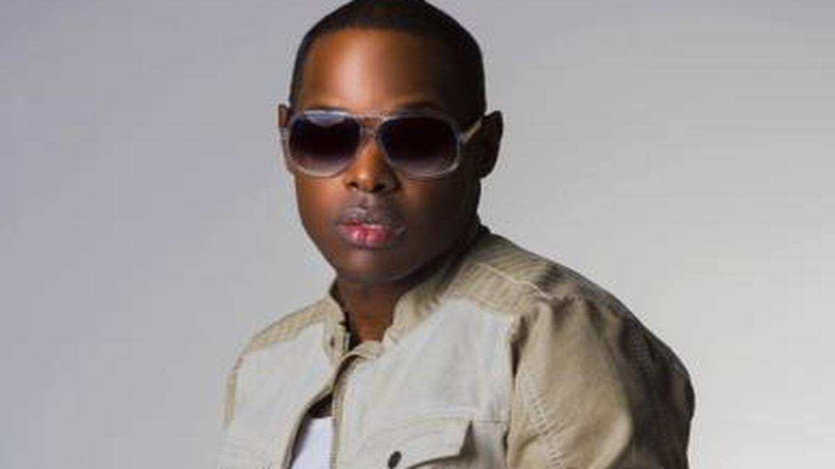
Tras más de 20 años de carrera, Magic Juan sigue innovando en el género urbano.
