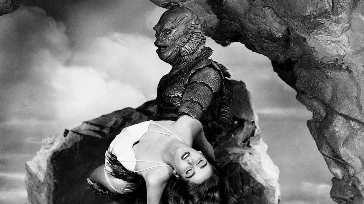 Julie Adams y Ben Chapman en una escena de “Creature from the Black Lagoon” (El monstruo de la laguna negra) (1954).