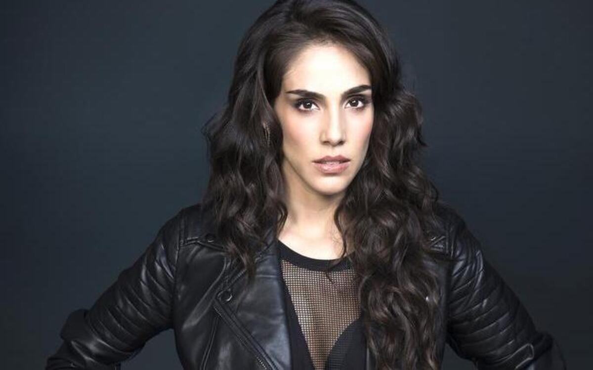 Sandra Echeverría como Ana Velazco.