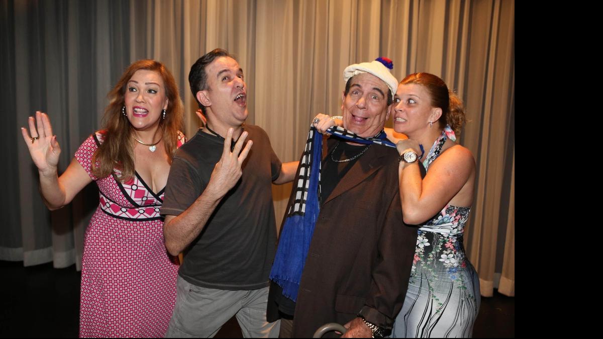 
Marlem, Carlos Orihuela, Lázaro Rodríguez y Maylé Cuadra en la comedia ‘Mi amante de Facebook’.
