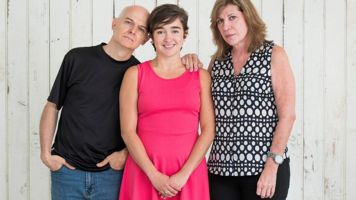 Luigi Sciamanna, Carlota Sosa y Thallis Santesteban durante durante una pausa del ensayo de ‘Our Town’.