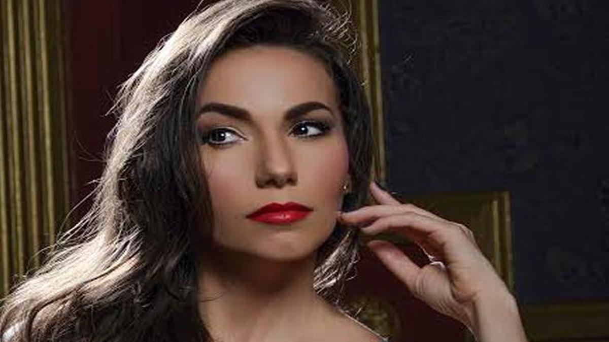 
Judy Buendía trae el unipersonal ‘Mi ex fue un error’, dirigido por Emilio Lovera.
