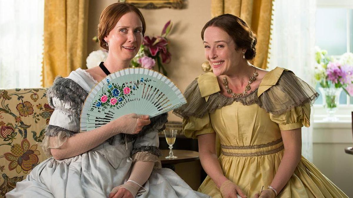 Cynthia Nixon y Jennifer Ehle en ‘A Quiet Passion’ (2016).