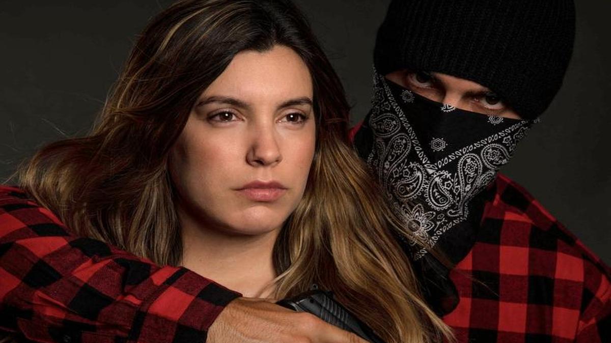 María Karla Rivero y Frank Egusquizan protagonizan ‘La Bestia’ en Microteatro Miami.