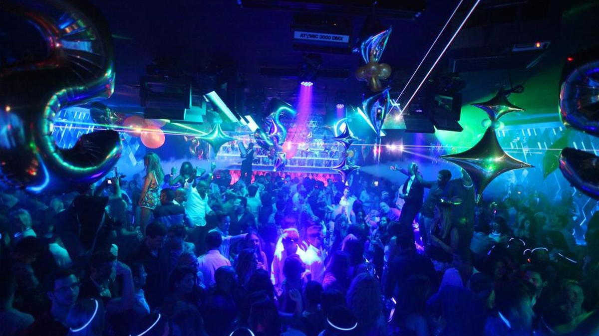 Para la gran noche de Fin de Año WALL presenta “The Black Tie Extravaganza”, con el multimillonario italiano convertido en DJ Gianluca Vacch.