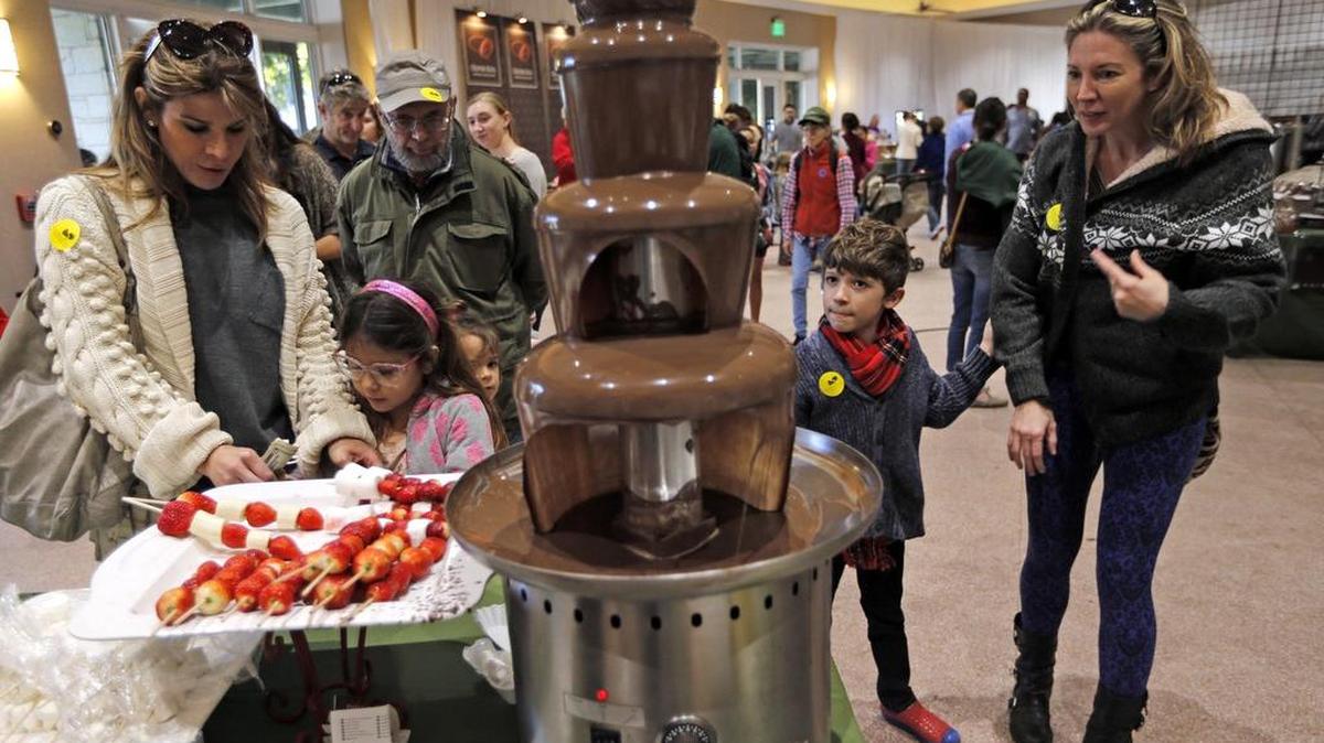 En el llamado ChocoWalk, que cumple 11 años, los asistentes podrán disfrutar de muestras de chocolate refinado, conferencias sobre la elaboración de chocolate y demostraciones de chefs y chocolateros de Miami.
