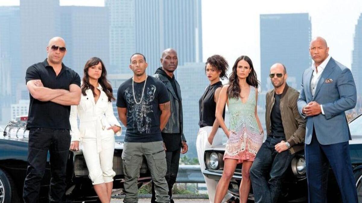 Varios de los actores de ‘The Fate of the Furious’ (2017).