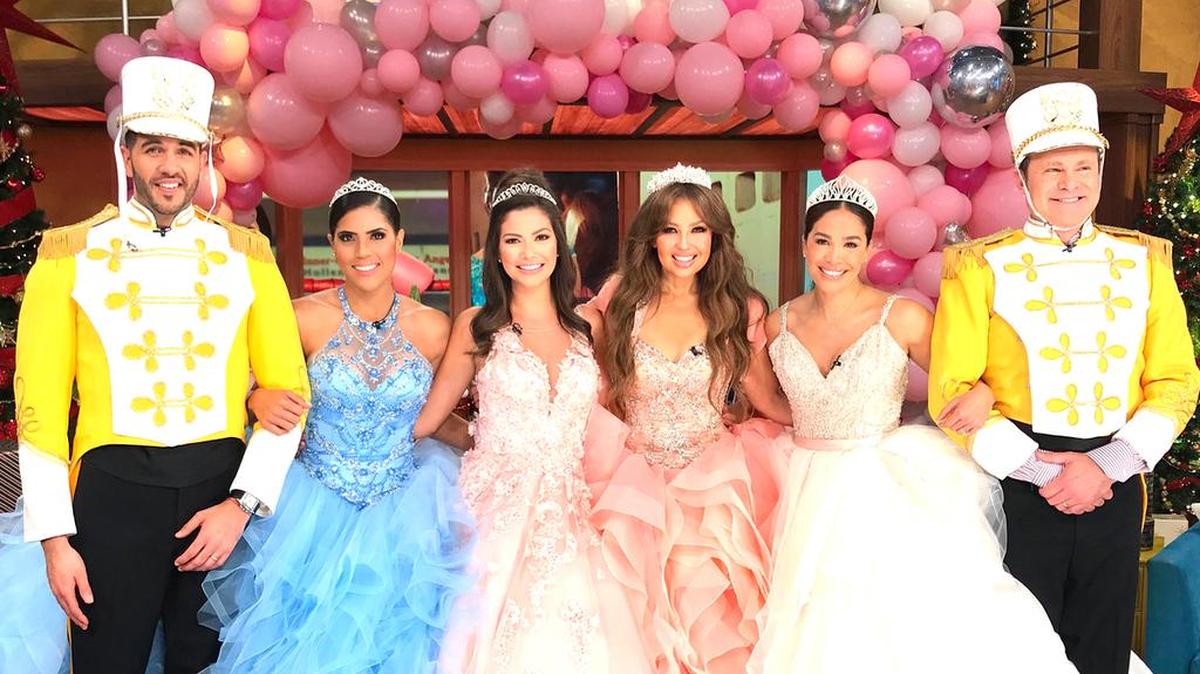 Thalía acompañada por Karla Martínez, Francisca Lachapel, Ana Patricia Gámez, Alan Tacher y el Chef Jesús.