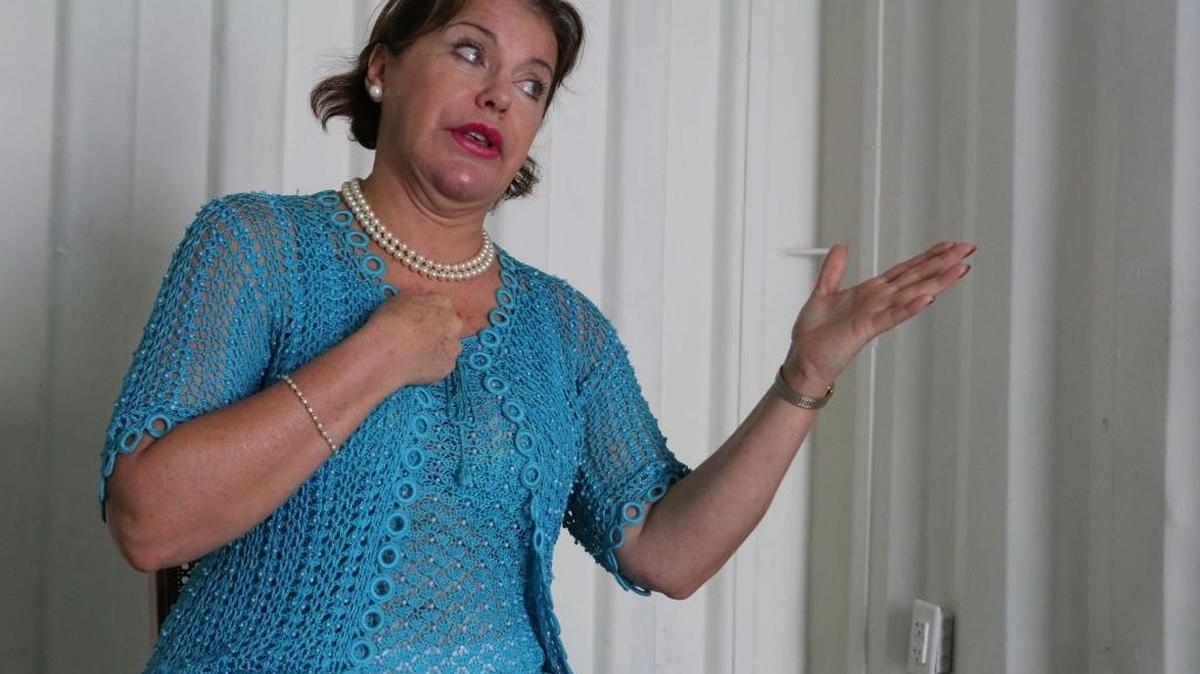 Alicia Plaza estrena el monólogo ‘La coleccionista’ en el Paseo de las Artes de Doral.