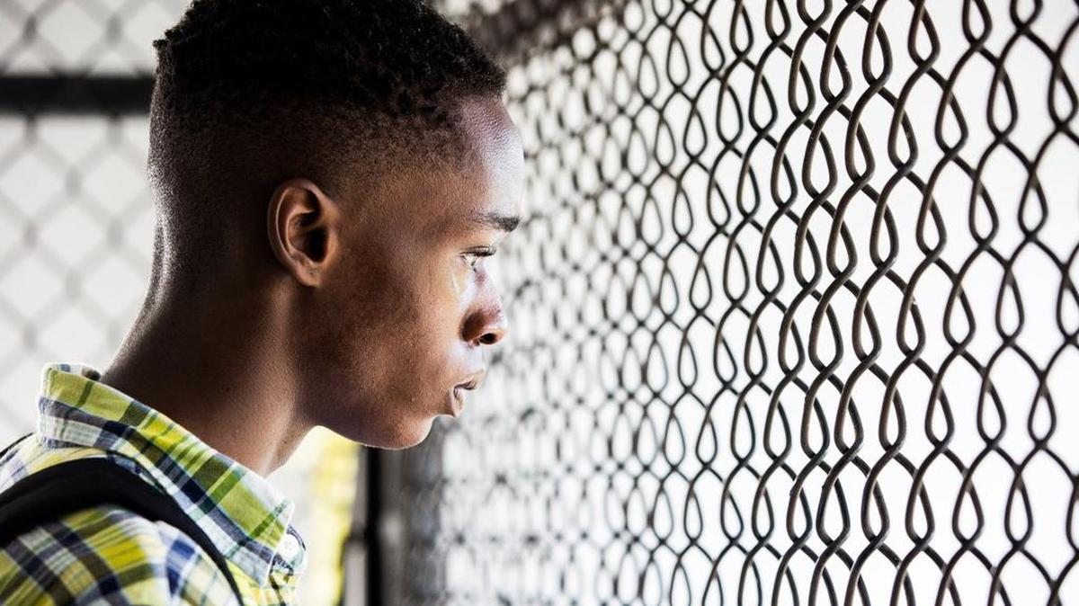 El joven actor Ashton Sanders en una escena de ‘Moonlight’ (2016).