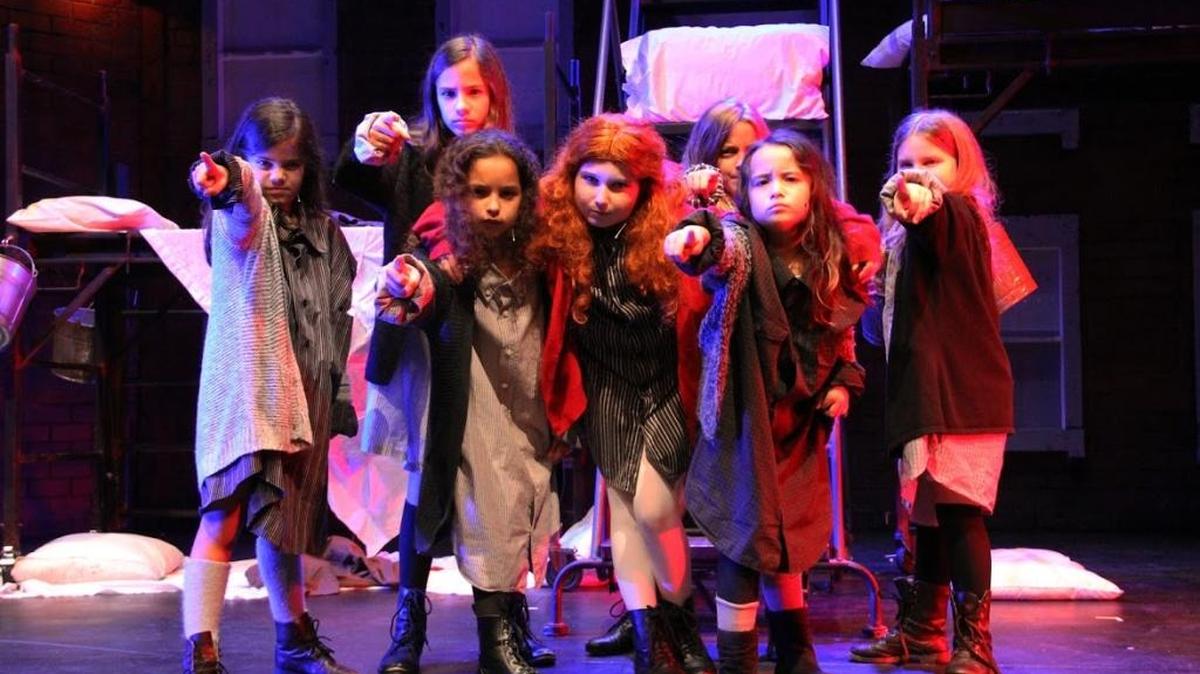 ‘Annie’, el famoso musical de Broadway, se presenta en Area Stage bajo la dirección de Giancarlo Rodaz.