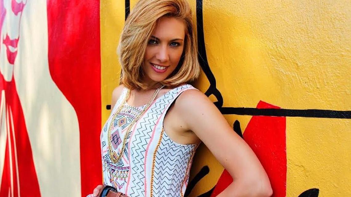 La actriz Carolina Laursen es la autora de la comedia dramática ‘De hombre a mujer’ que se presenta en Microteatro Miami.