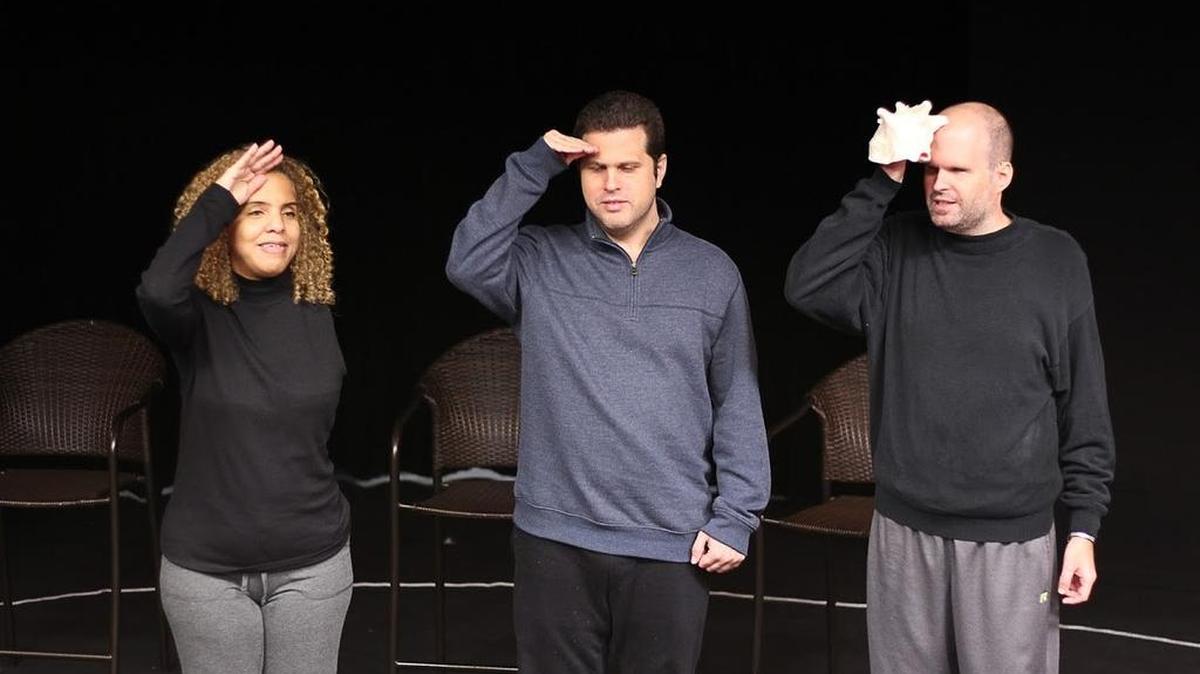 Danays Bautista, Roberto Pérez y Emilio Bouza conforman el elenco de ‘Luna fluorescente’