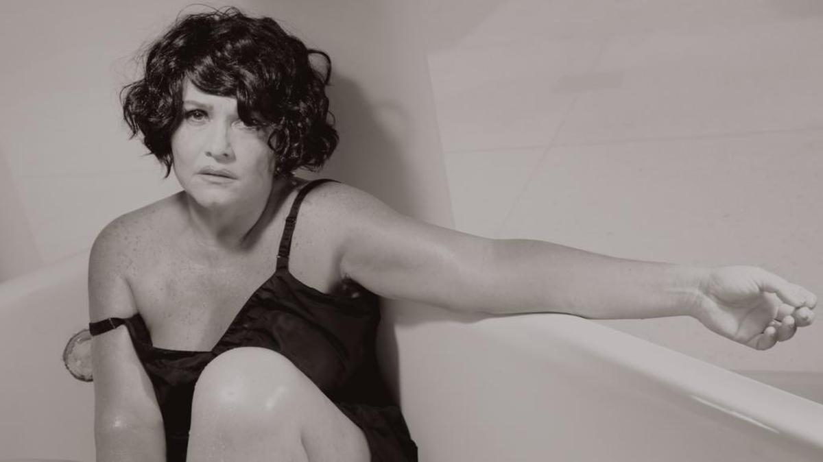 Noris Joffre interpreta a la poeta argentina Alejandra Pizarnik en el unipersonal ‘Huesos de pájaro’.