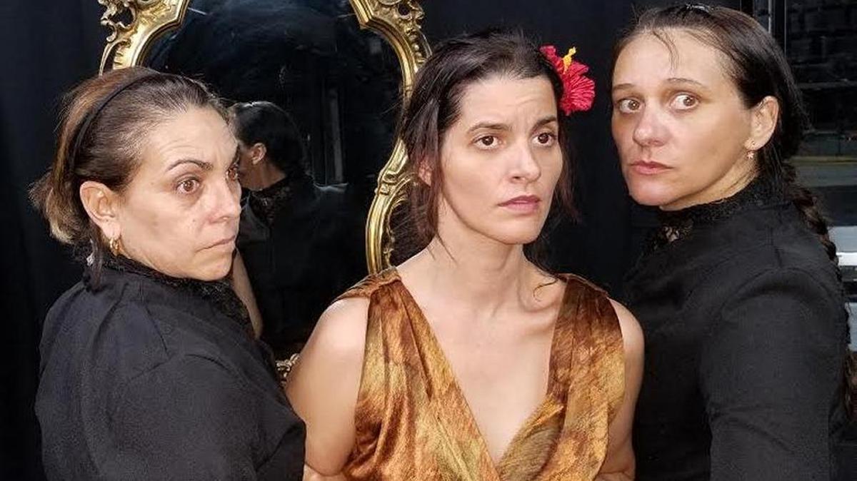 Elenco de ‘Las últimas criadas’. Desde la izquierda: Vivian Morales, Tamara Melián y Verónica Abruza.
