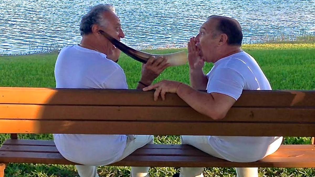 ‘Los secretos de los sordos’ cuenta con las actuaciones de Eduardo Ibarrola y Esteban Villarreal.